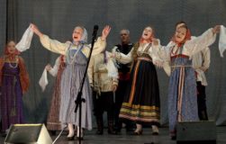 ансамбль "Лучинушка", рук. Зотова В.А.